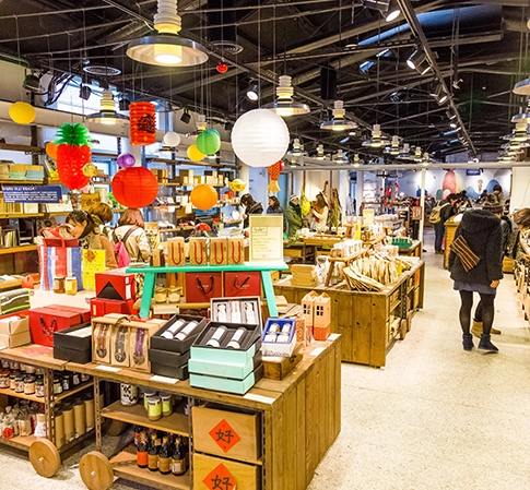 Compostable Tableware Used In Shop