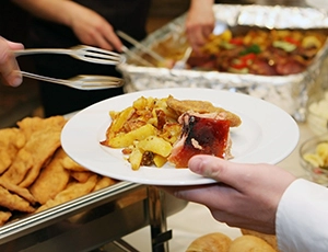 disposable serving trays for parties